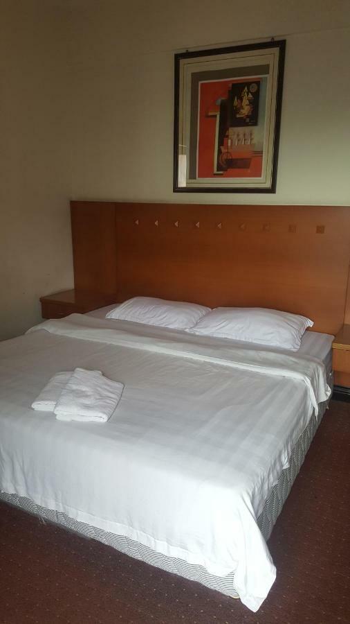 Homestay Marina Court Resort Kota Kinabalu Esterno foto