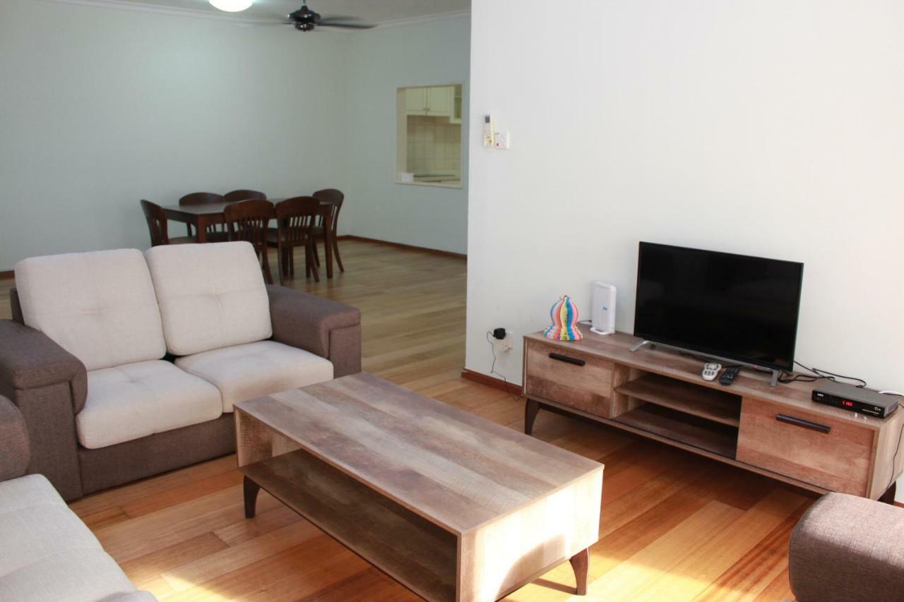 Homestay Marina Court Resort Kota Kinabalu Esterno foto